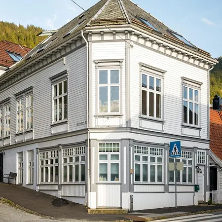 Modern Penthouse In Sandviken 卑爾根