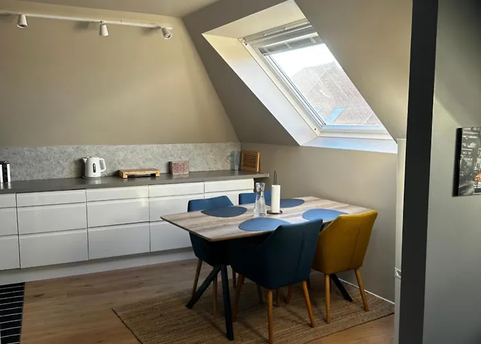 Modern Penthouse In Sandviken 公寓