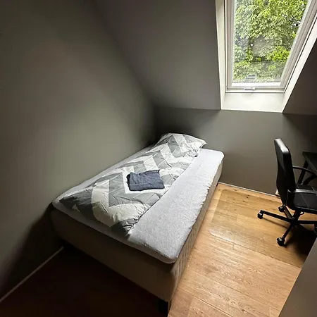 アパート Modern Penthouse In Sandviken ベルゲン
