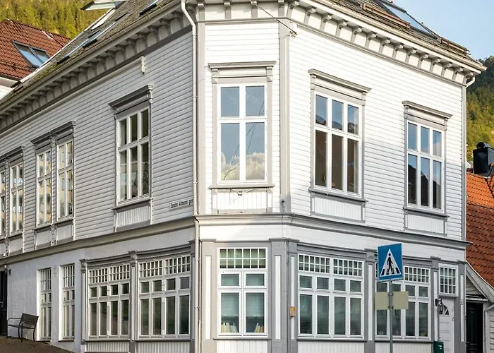 Modern Penthouse In Sandviken Bergen